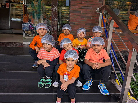 Montessori Field trip to Cakewala - 8
